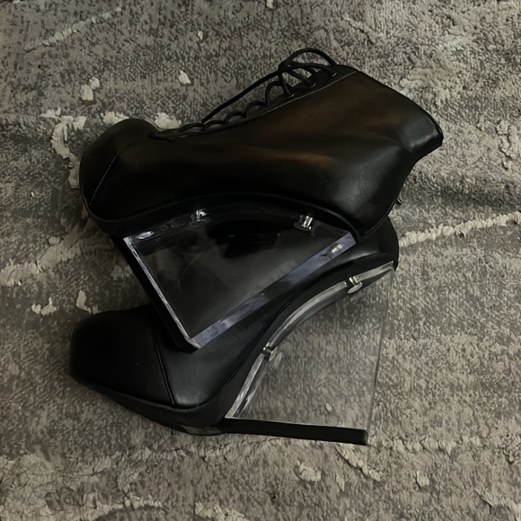 NWOT SPRING BOOTS, CLEAR HEELS 🔥🔥🔥🔥 - Picture 5 of 8